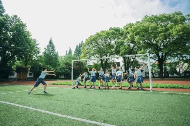 创意|恰同学少年！沪16区幼儿园、中小学创意毕业照来了