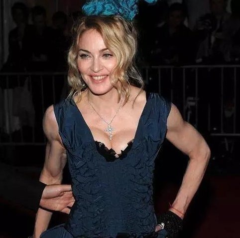 好莱坞!外国人也爱翡翠,娜塔莉.波特曼直接戴去了好莱坞,出息了!