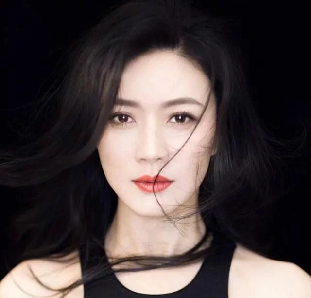 她事业巅峰意外怀孕丈夫是谁至今不知,孩子12岁长相浮现生父基因 她事业巅峰意外怀孕丈夫是谁至今不知,孩子12岁长相浮现生父基因