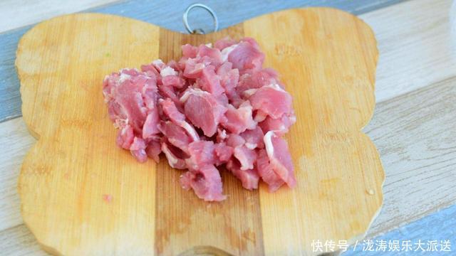 下锅|无论炒什么肉,不要直接下锅炒,多加这一步,肉不粘锅更嫩滑
