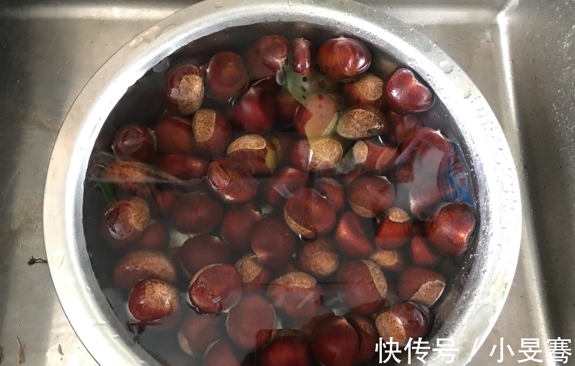 栗子|板栗别再用糖炒了,加点它粒粒香甜,低油少糖1口1个,又粉又糯