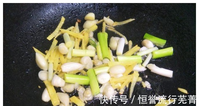 妈妈|妈妈用了10多年的腌黄瓜方法，详细做法教会你，清脆爽口，嘎嘣！