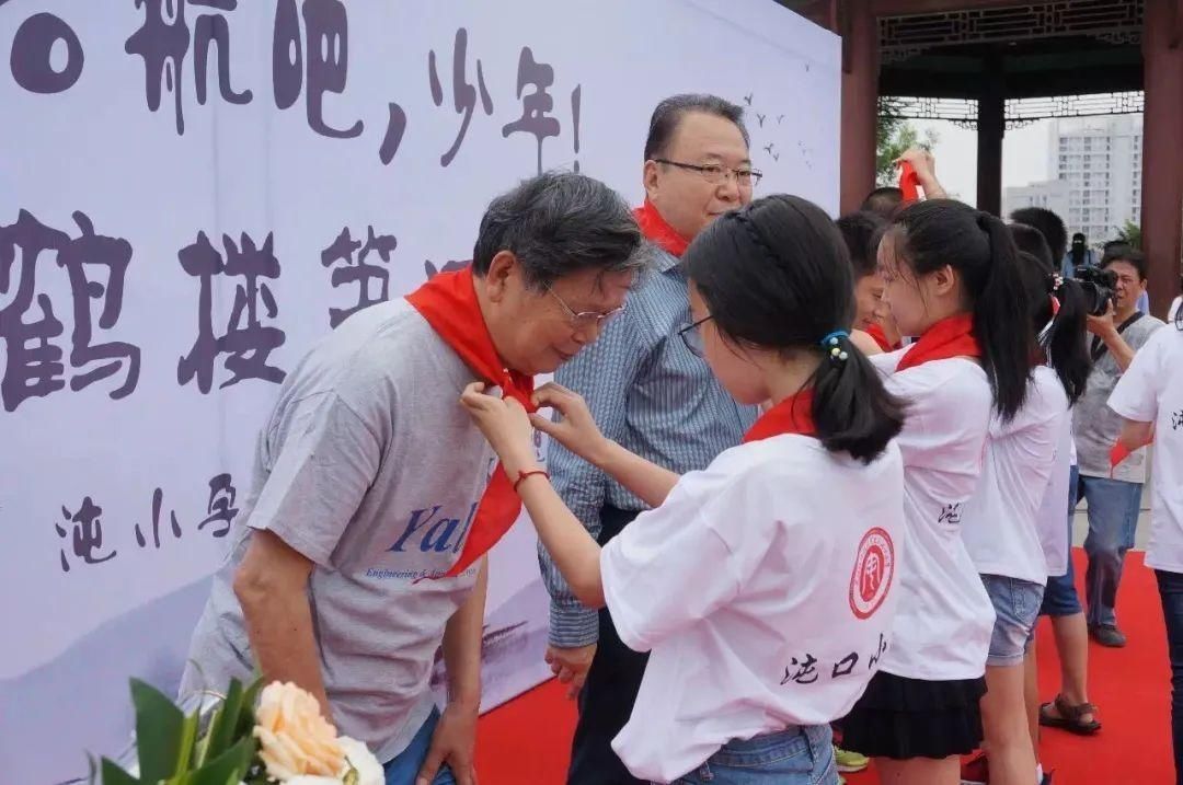 大师已乘黄鹤去，此地永留黄鹤楼