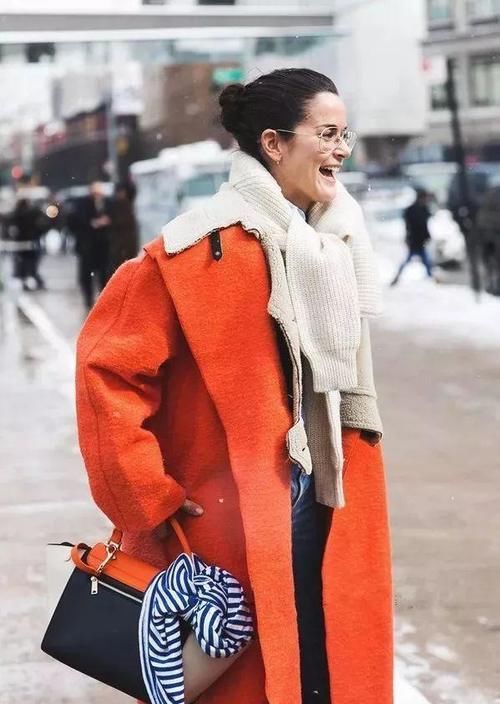 冬季围巾怎么搭配才保暖又时髦？记住这4个小技巧就足够了