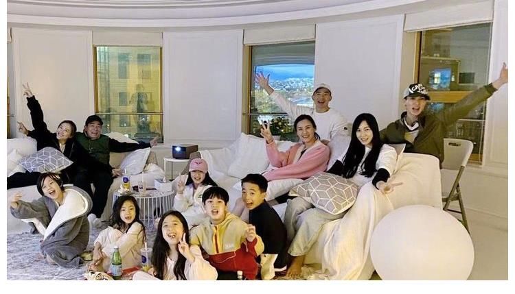 旧爱重温，《爸爸去哪儿》三家庭再聚首，网友：孩子们都长大啦！