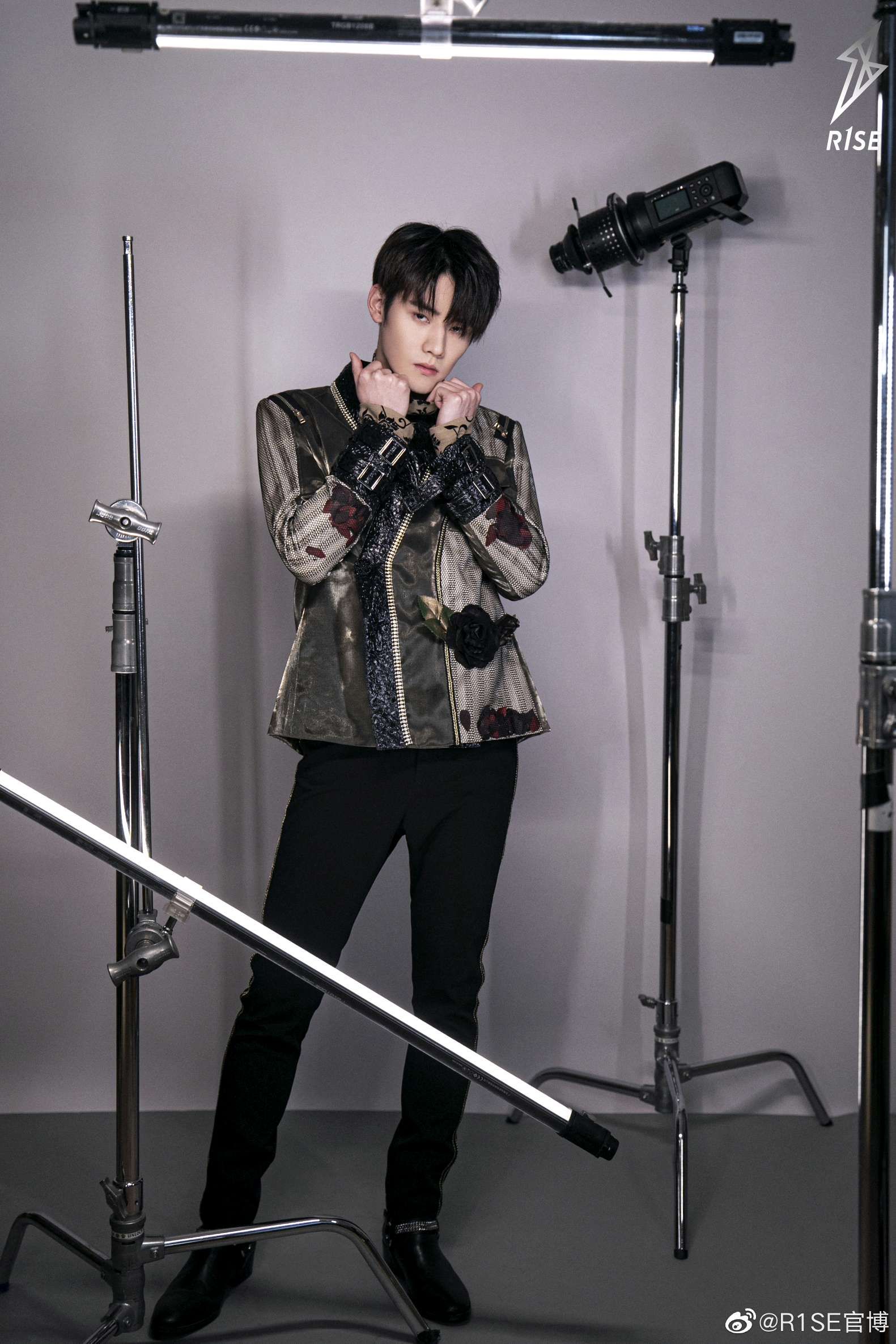 看了创四选手初舞台，不得不承认何洛洛任豪是创系列男团颜值巅峰了