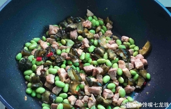 毛豆炒肉末,颜色鲜绿又香又嫩,超好吃的下饭菜,拯救你的食欲