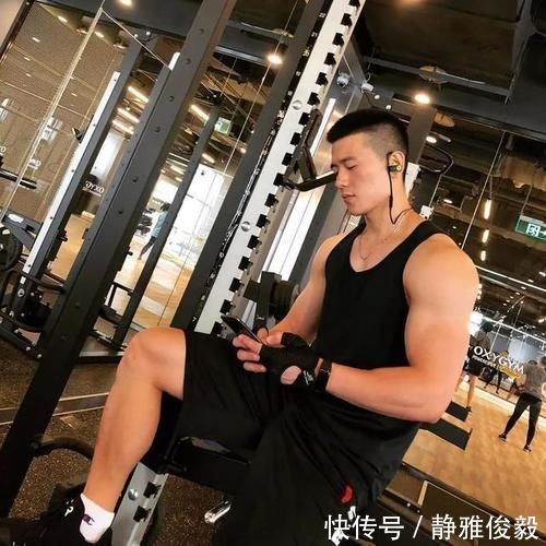 荷尔蒙|荷尔蒙爆棚的肌肉型男，颜值高还有腹肌和胸肌