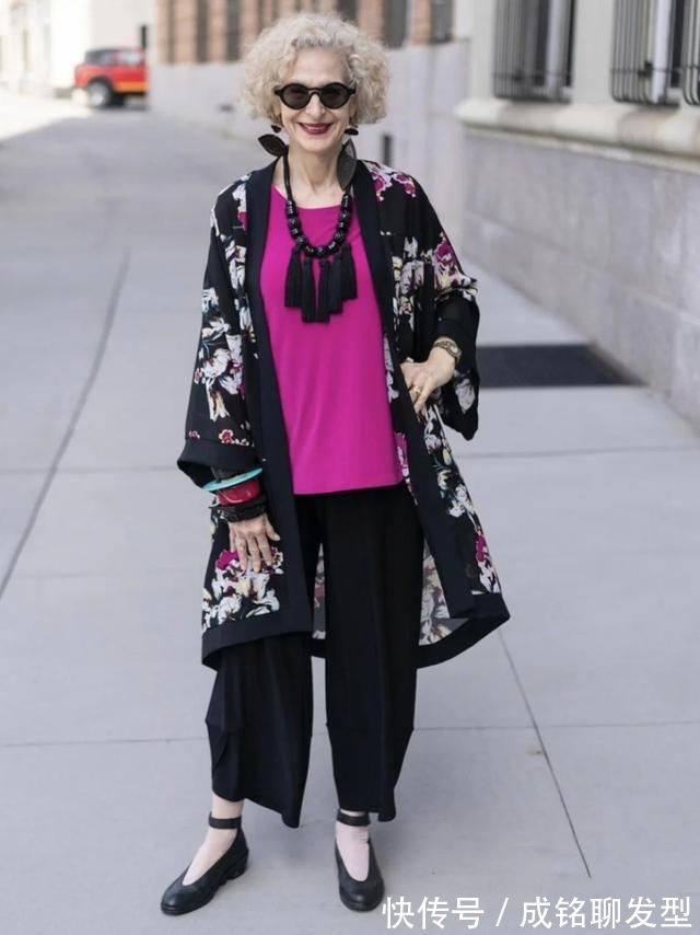 时尚|这才是老年人应有的穿衣打扮,优雅大气不做作,时髦减龄值得借鉴