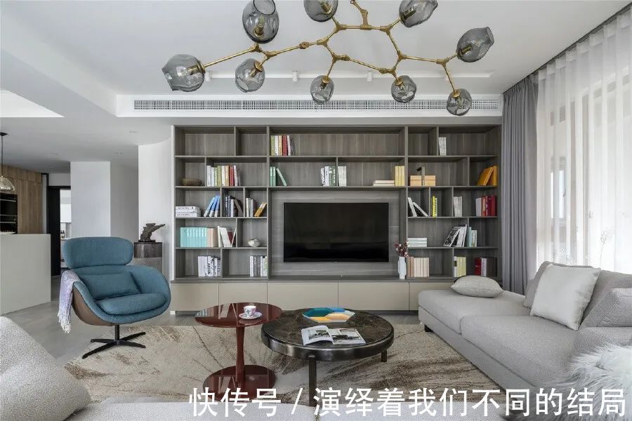 装饰画|210㎡现代简约，挖去墙角、以圆弧取代，让生活更圆滑自在