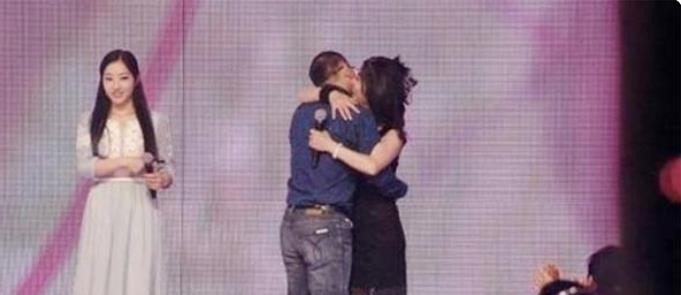 阿姨 《非诚勿扰》51岁阿姨牵手小17岁男子,8年后现状如何?