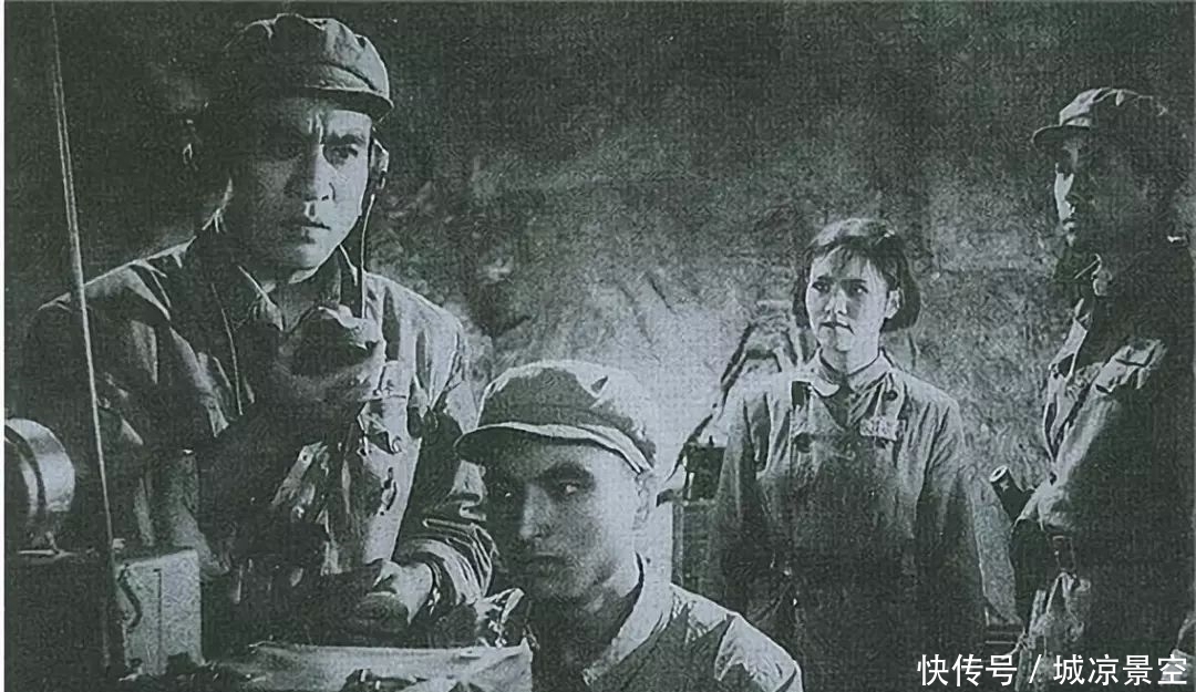 外国汉语专家偷听我军情报,30天后报告上级:他们不讲中国话