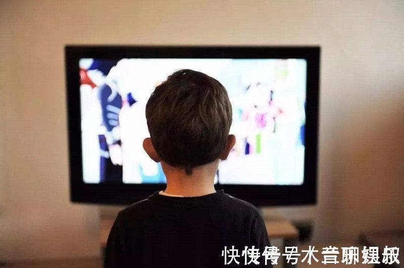 电视机|孩子看电视成瘾怎么办家长着急上火也没法,正确引导才是关键