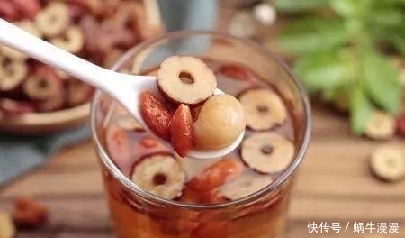 自由基|这5种食物是天然的“年龄减速器”，常吃皮肤好人年轻，延缓早衰