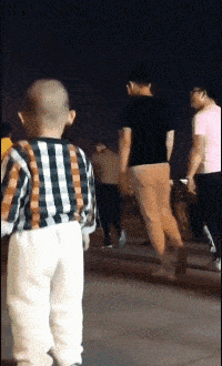 |搞笑GIF：怎么把我拍的这么好看！