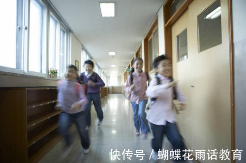 右脚|孩子也没碰,怎么让我赔钱?家长为孩子担责叫屈,而学校却无责任