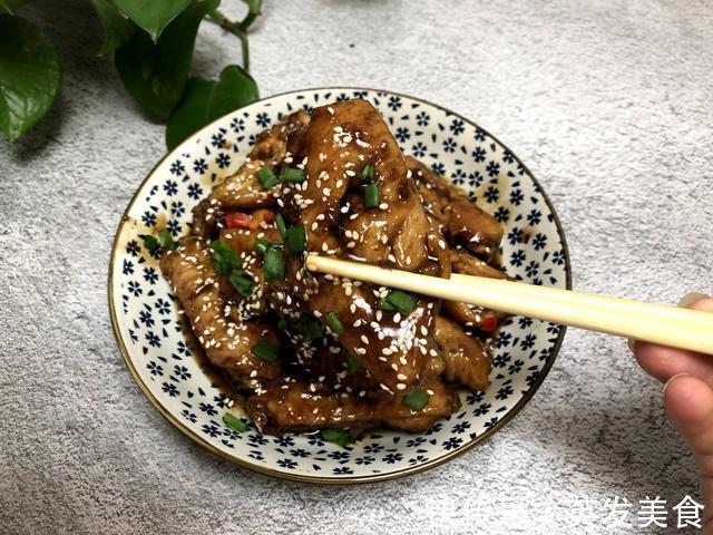 厨子|可乐鸡翅,要不要焯水?看看30年老厨子的做法,香甜嫩滑特别好吃
