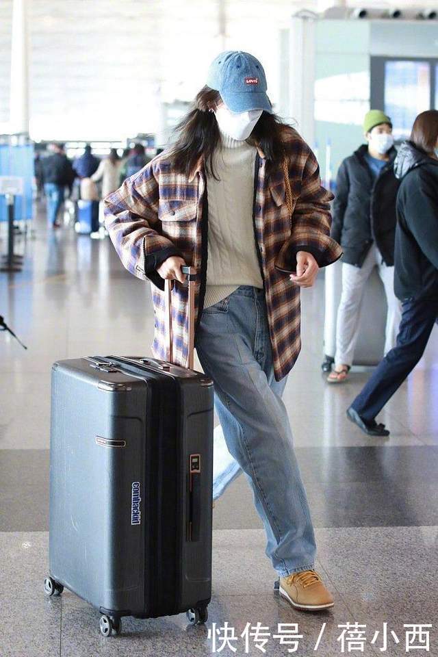 潮流|刘雯不愧是超模,简单穿一身休闲装都特有高级感,轻松引领潮流