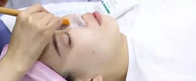 皮肤|黑头1挤1个洞,紧致毛孔是关键!