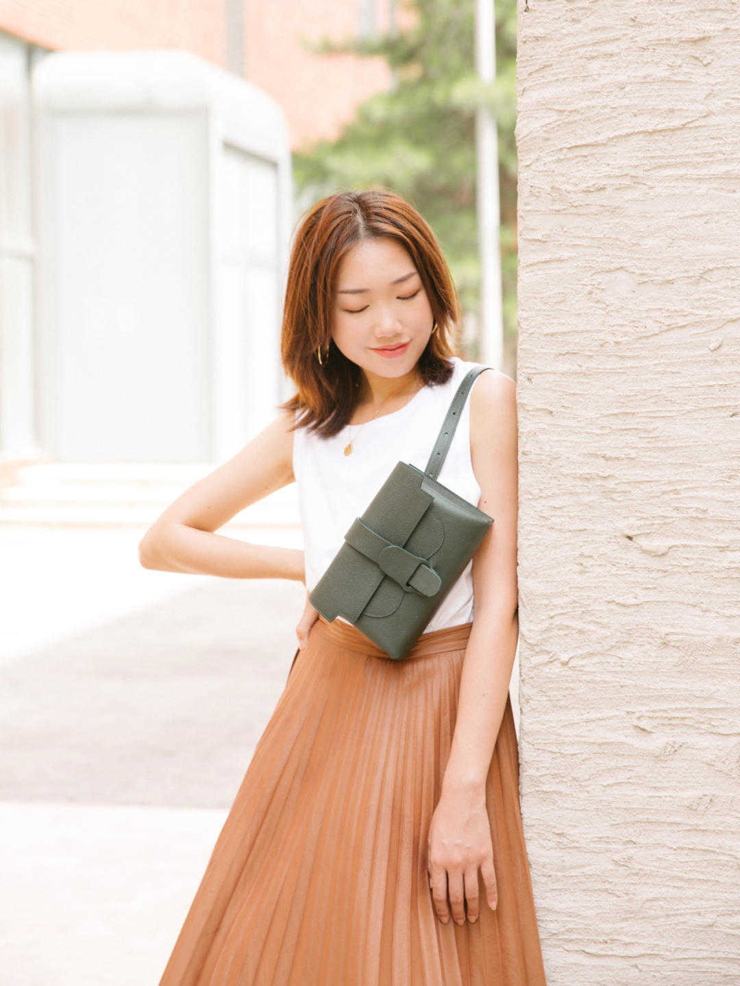 流行色|奔三奔四中年女性的穿搭技巧,减龄又时髦,分享几款穿搭方法