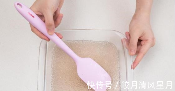 自己在家也能做抹茶西米冻,做法超简单,质地Q弹又筋道!