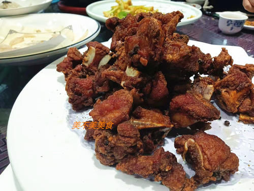 过年家庭聚会，上的全是标准鲁菜，亲戚：1880这一桌值了