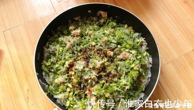 煎包|吃煎包一定要吃这个馅的，一年365天吃都不够，皮薄馅大，过瘾