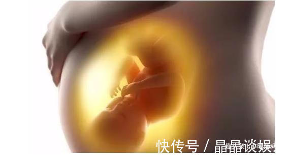 宝宝|9个月胎儿在肚子里的萌表情，你见过几个，医生现在孩子成精了