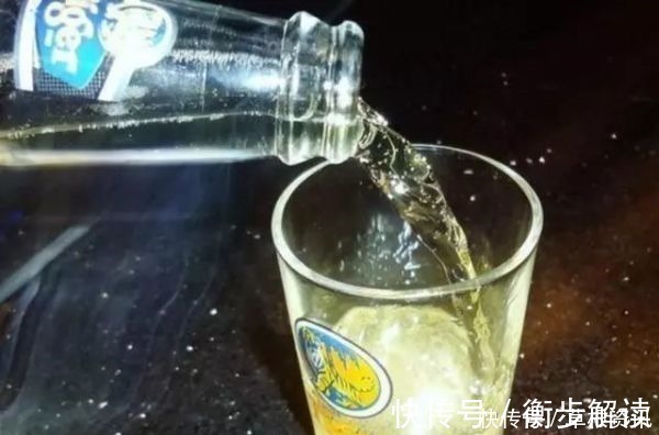啤酒|玻璃脏了别傻傻爬窗擦！教你一个笨方法，玻璃干净半年不用擦