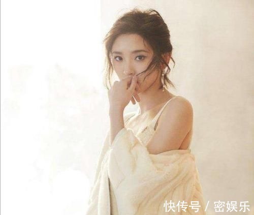 齐刘海 50岁女人别再留齐刘海了，今年流行5种“发型”，显脸小还不挑人