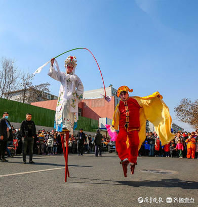 情报站｜高跷队再现泉城街头！为牛年新春增添了无尽的乐趣