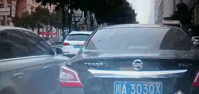 没想到|搞笑GIF趣图：本以为妹子气势如虹，没想到一泻千里！