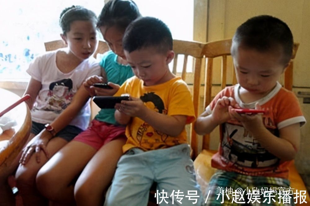 老师|孩子带手机去幼儿园,老师发现后怒摔手机,宝妈:你敢摔我手机