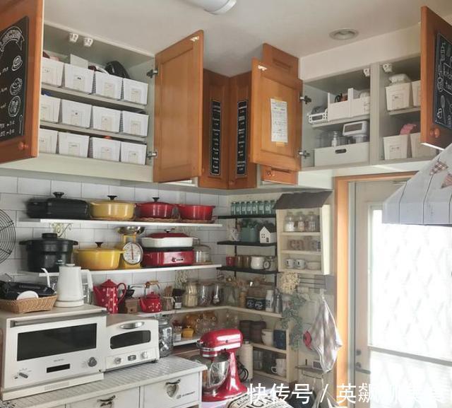 橱柜|日本厨房从来不装吊柜,而是用这便宜货来代替,可是咱们就不行