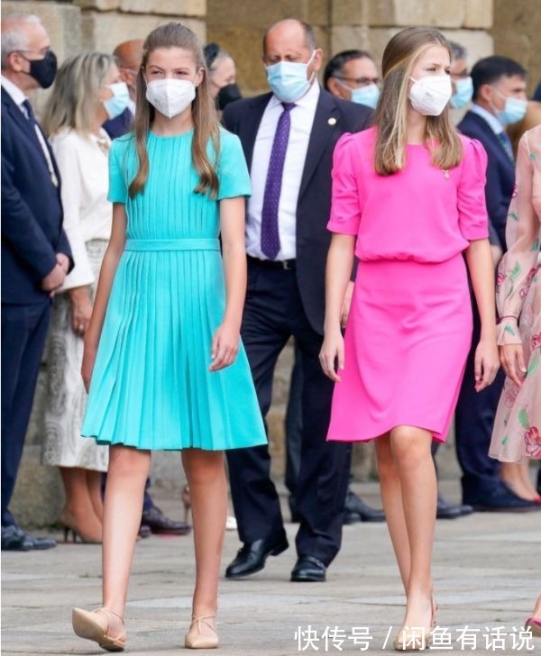 百搭|西班牙小公主个子猛窜,比姐姐还高了不少,同行时穿平底鞋好贴心