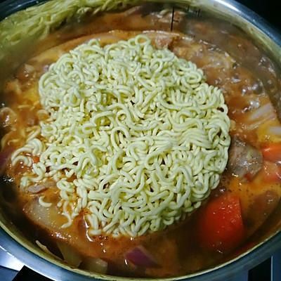 秘制酱料破解韩式部队锅的秘密（2人份）