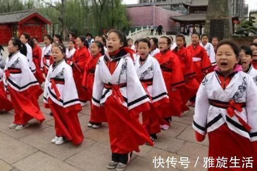 反对!“汉装校服”火了,学生穿汉服上课遭家长反对,理由让人无言以对