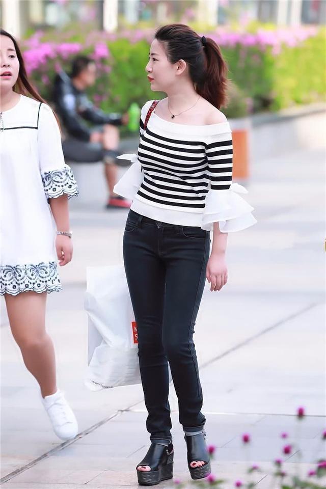 气质 连衣裙显精神还更加减龄,穿在身上休闲又不失气质的美