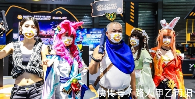 cos|漂亮小姐姐看傻了,上海CJ“最抢眼”的Coser,肉装亚索见过没