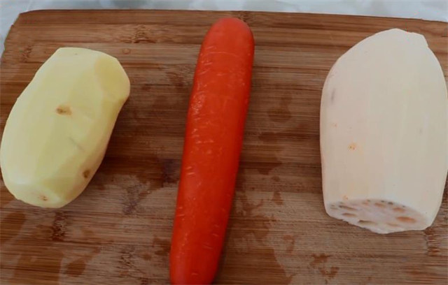 锅盔|教你做陕西特有的风味小吃锅盔馍,又圆又厚又好吃,实在太香了