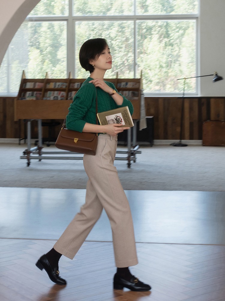 西装裤 终于不流行牛仔裤了,这条“西装裤”才是时髦精宠儿,百搭还显瘦