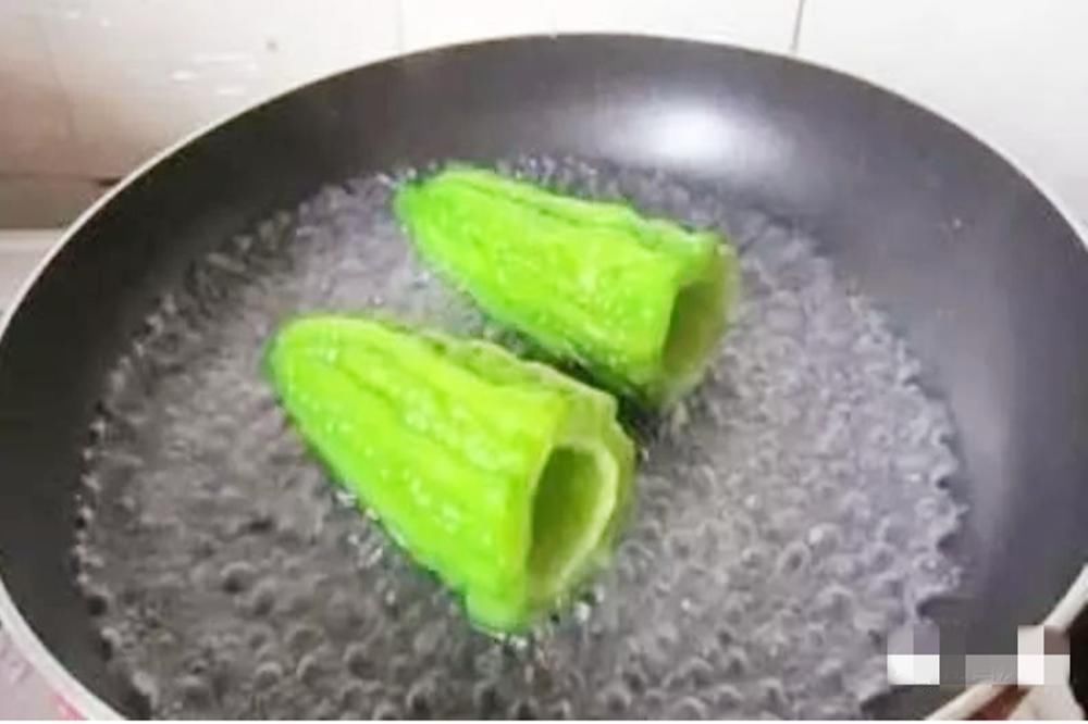 超标|超市里看似色泽鲜艳的3种水果,实则甲醛量超标,孩子再馋也别买