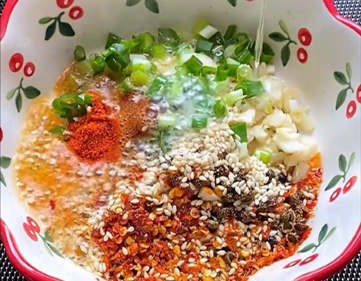 春天吃鸡,最爱的做法,麻辣鲜香,越吃越香,孩子们好喜欢