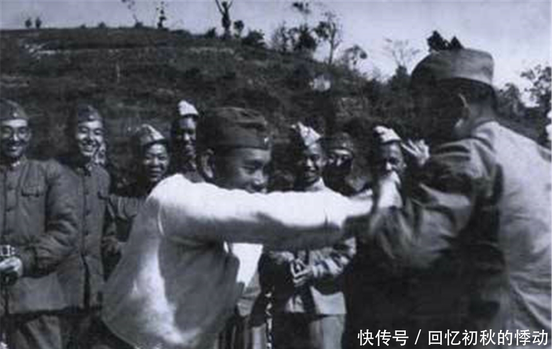 何福圣一记劈山靠,将许世友轻松撂倒,张