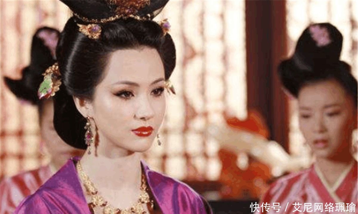 皇帝|她10岁嫁皇帝，15岁生皇子，深受宠爱，上朝时直接坐皇帝腿上