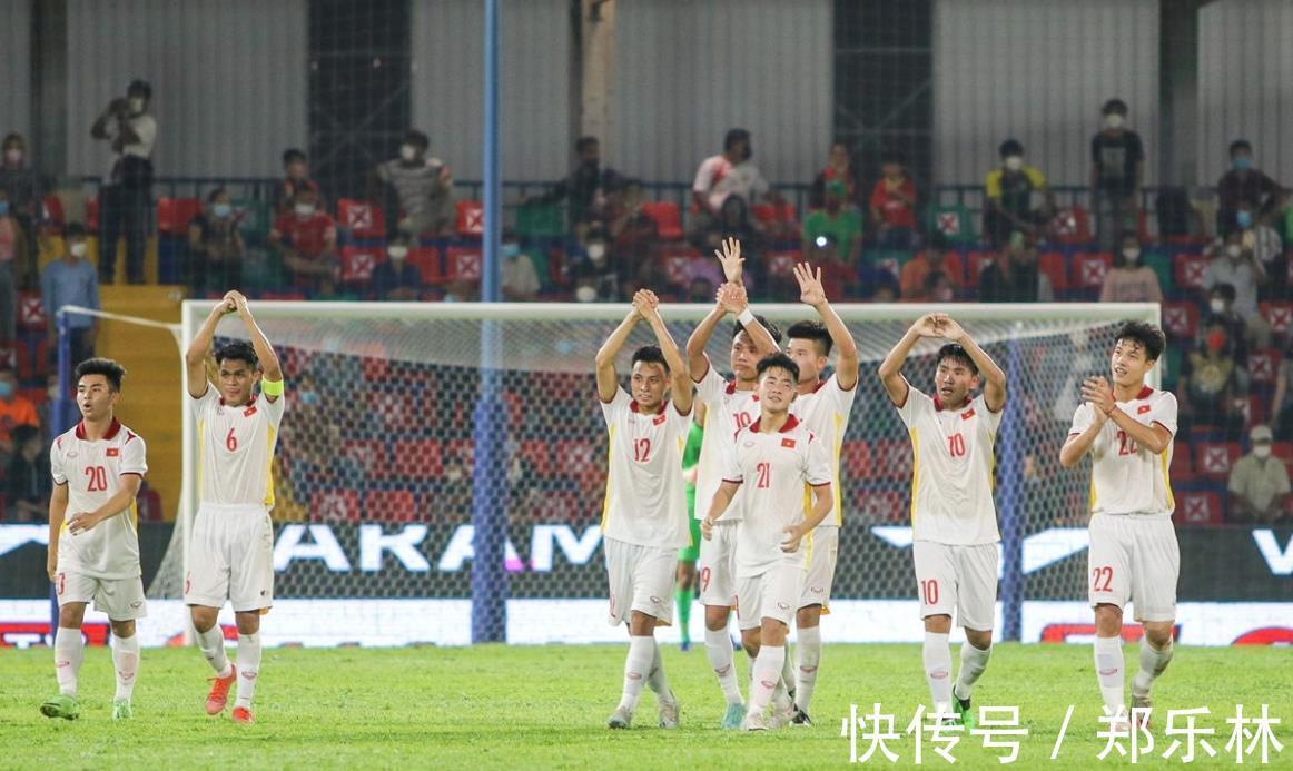 中国队|继越南后,又一东南亚“鱼腩”崛起,媒体人哀叹:国足还能赢谁?