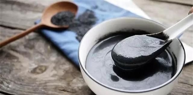 营养物质|新生儿头发稀少只因遗传?做好这5点宝宝头发浓又密,赶紧学起来