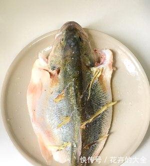 家常鱼肉菜谱，清蒸鲈鱼，简单营养美味，一道不错的健康菜谱