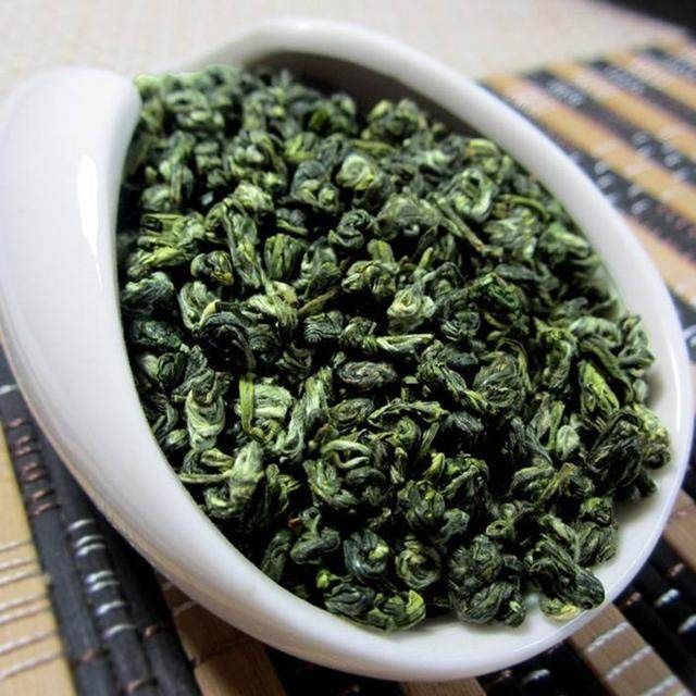 排毒养颜|肝脏最爱的8种碱性食材,常吃提高肝脏解毒能力,身体更年轻哦