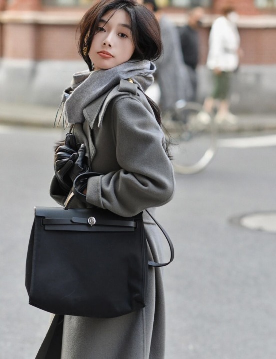 秋冬|“束腰大衣”太撩人了,搭配上靴子更有气场,照着穿就很时髦!